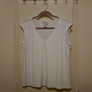 Summer Skeeveless Blouse Top White By CARMEN  size L stretchy V Neck